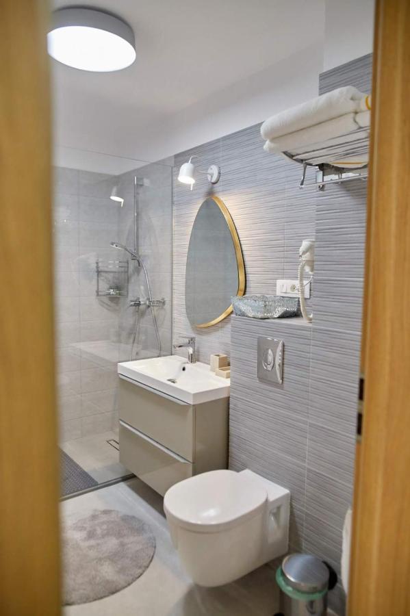 Ara Apart Hotel #3 Брашов Екстер'єр фото