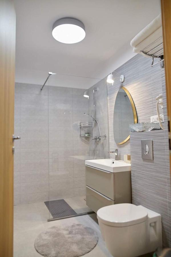 Ara Apart Hotel #3 Брашов Екстер'єр фото